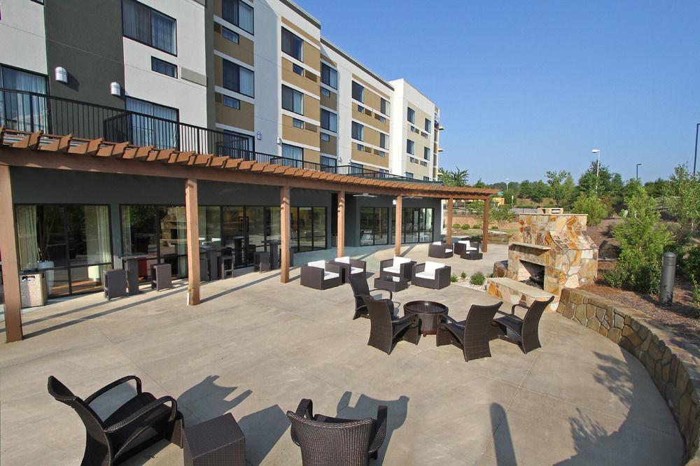 Courtyard By Marriott Raleigh North/Triangle Town Center Hotel Exterior foto