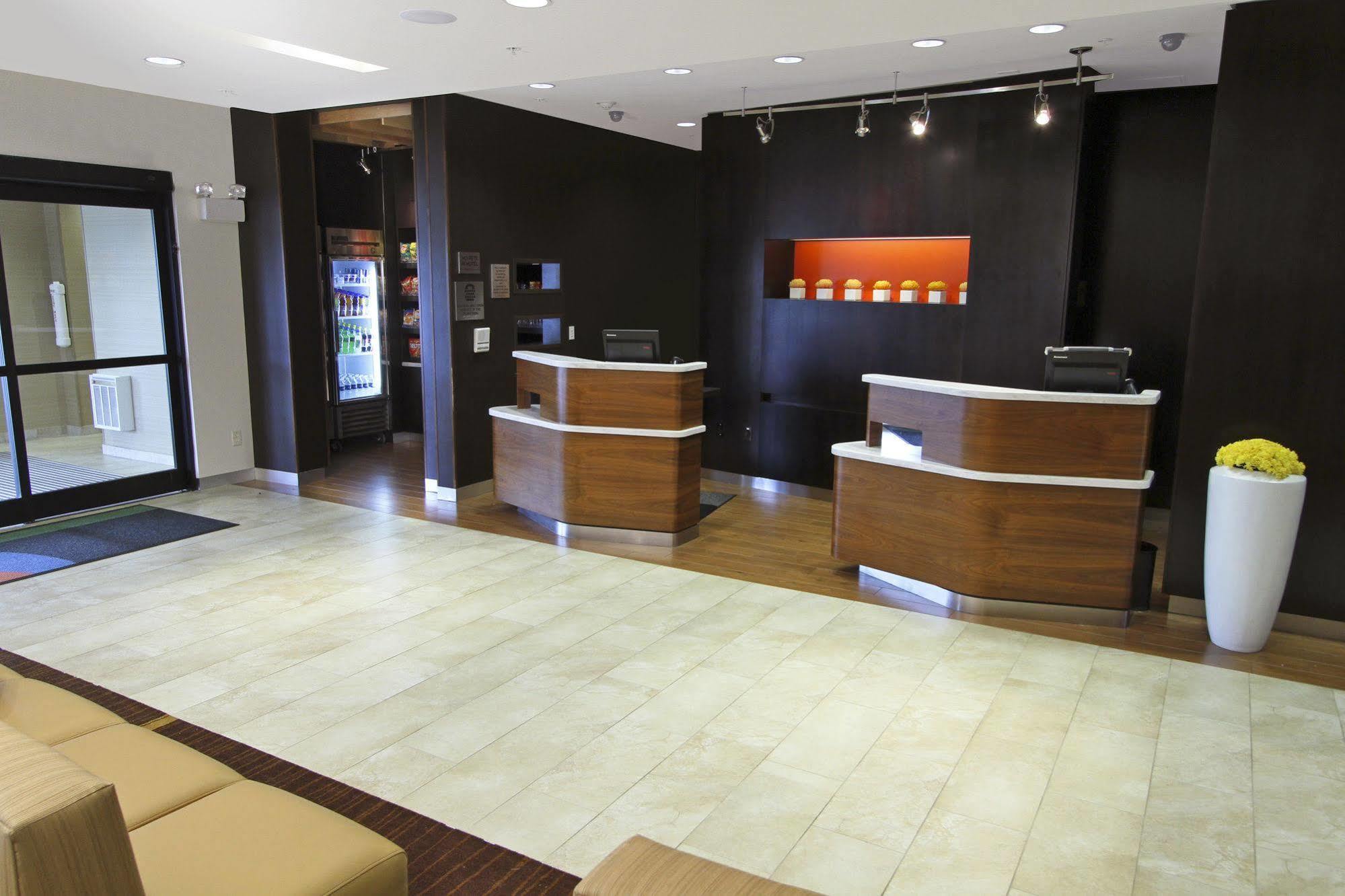 Courtyard By Marriott Raleigh North/Triangle Town Center Hotel Exterior foto