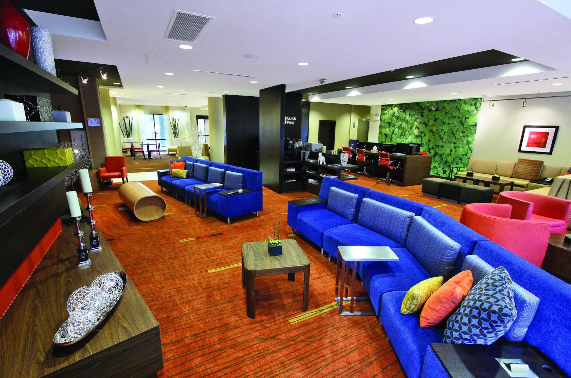 Courtyard By Marriott Raleigh North/Triangle Town Center Hotel Exterior foto